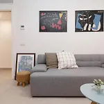 C23 Lovely 4 Bedroom Close To Maria Zambrano