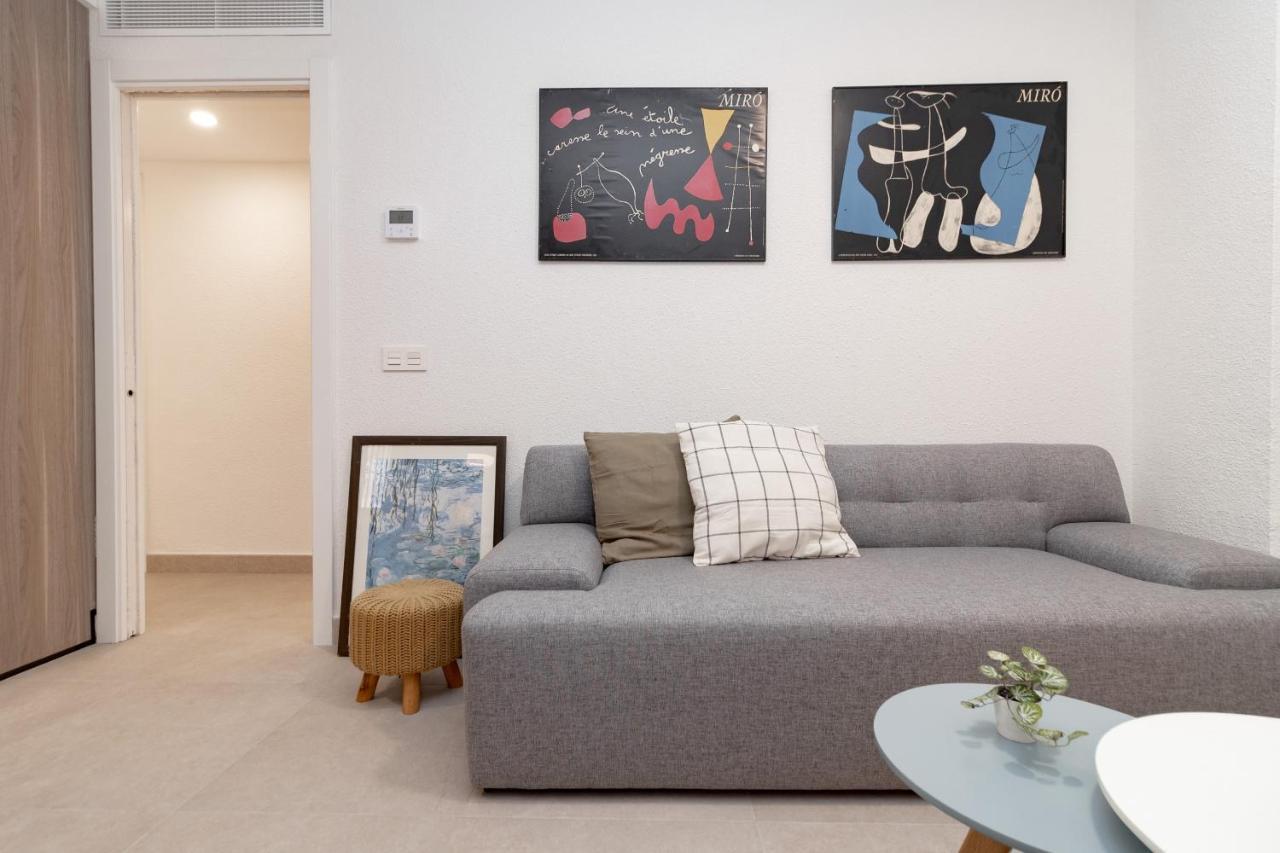 Apartament C23 Lovely 4 Bedroom Close To Maria Zambrano